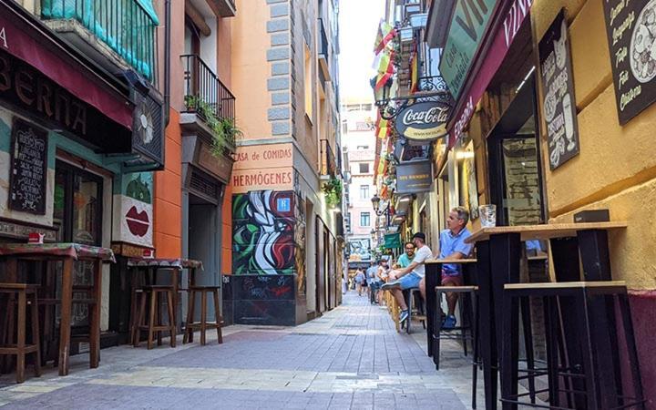 Piso Para 4 Con 2 Parking En Casco Historico De Zaragoza 2 Noches Minimo Buitenkant foto