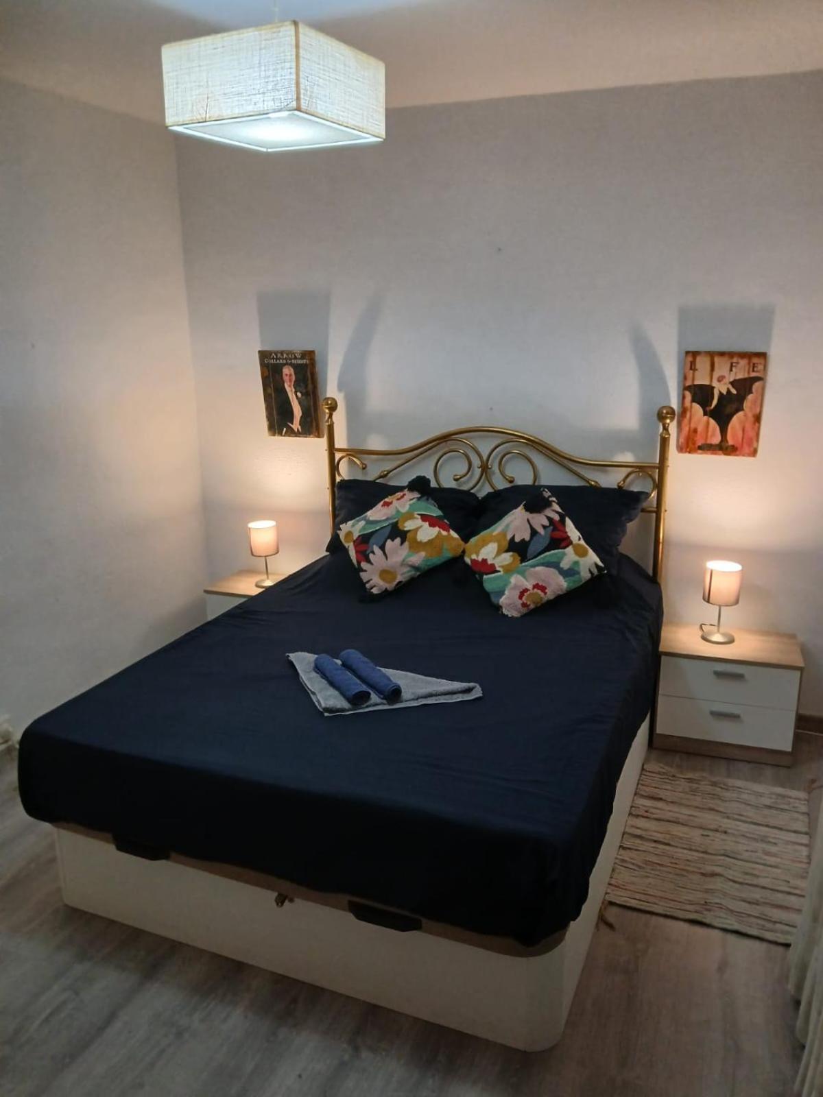 Piso Para 4 Con 2 Parking En Casco Historico De Zaragoza 2 Noches Minimo Buitenkant foto