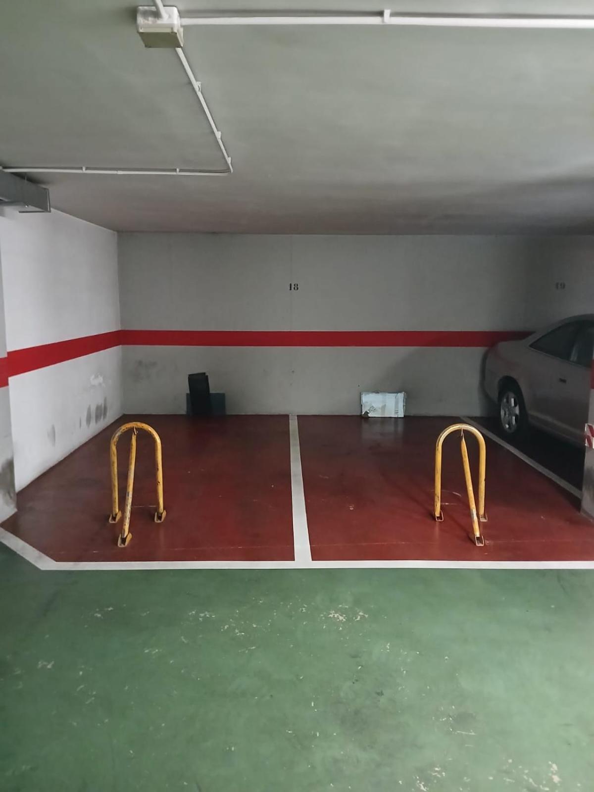 Piso Para 4 Con 2 Parking En Casco Historico De Zaragoza 2 Noches Minimo Buitenkant foto